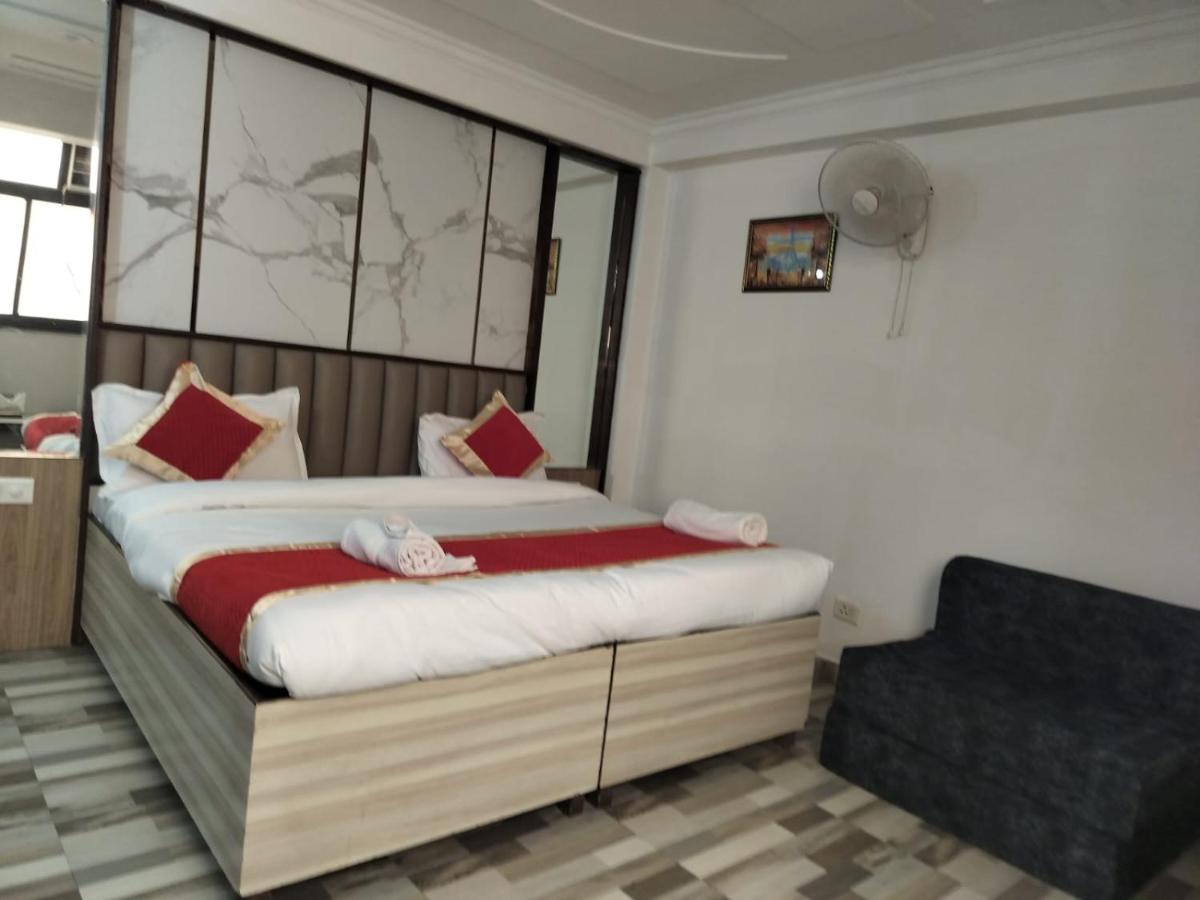 Hotel Clink New Delhi Airport Bagian luar foto