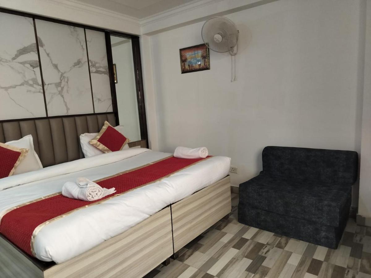 Hotel Clink New Delhi Airport Bagian luar foto